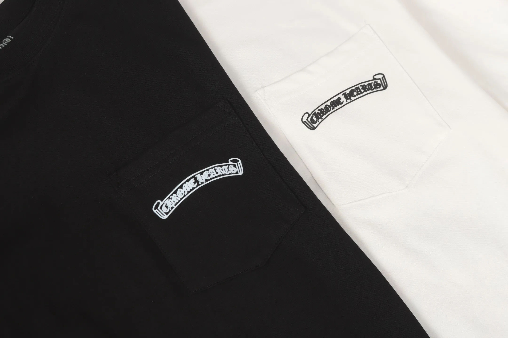 P160 -Chrome Hearts/Chrome Hearts Colorful Cross ✝️Sanskrit letters explosive long-sleeved T-shirt -High weight, high density and high quality. The wool is soft, delicate and skin-friendly. It feels soft and silky. It has excellent warmth and skin-friendly properties.
